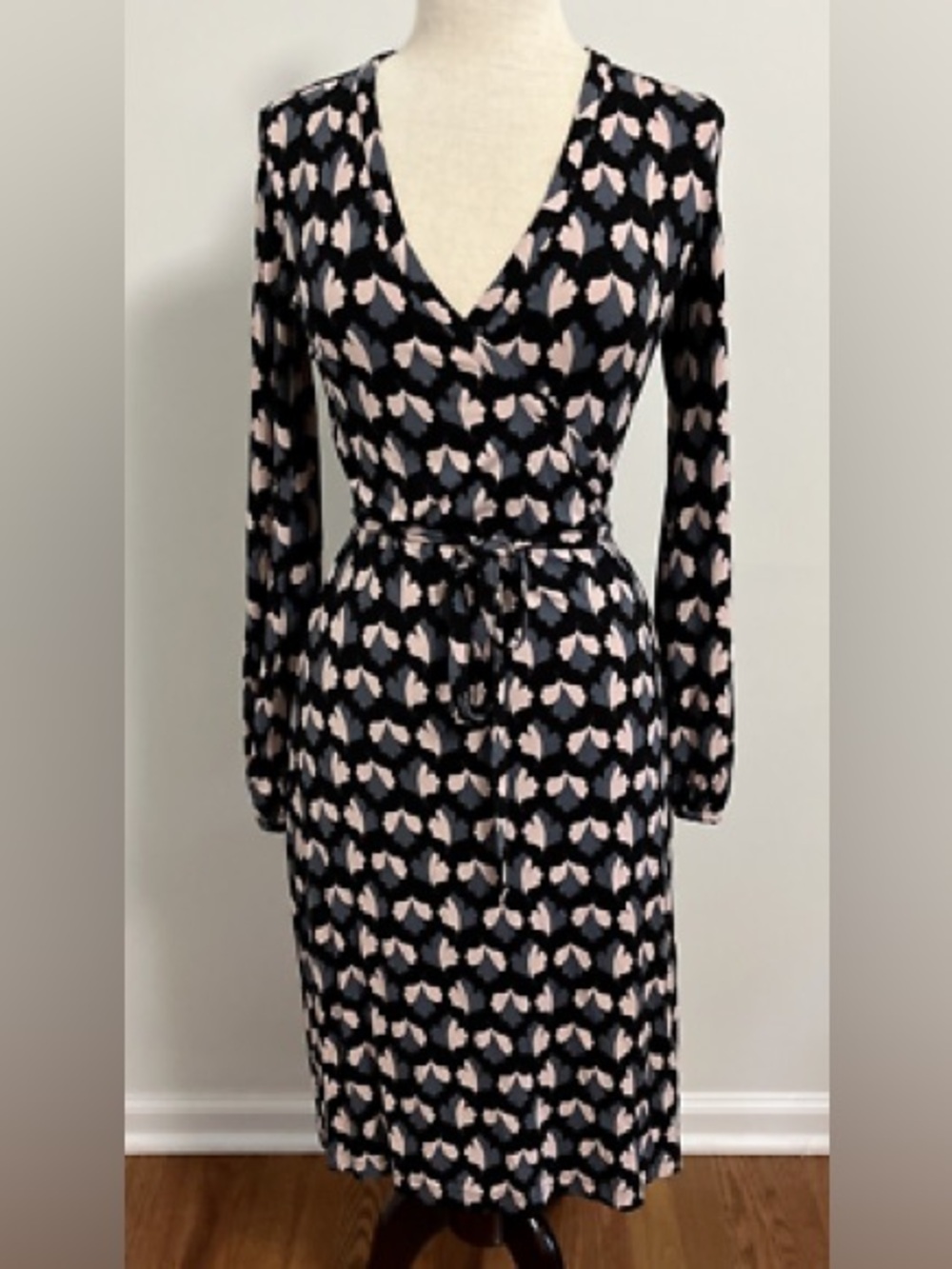 Boden Elodie Wrap Dress with Blush Pink Heart Print - Picture 6 of 7